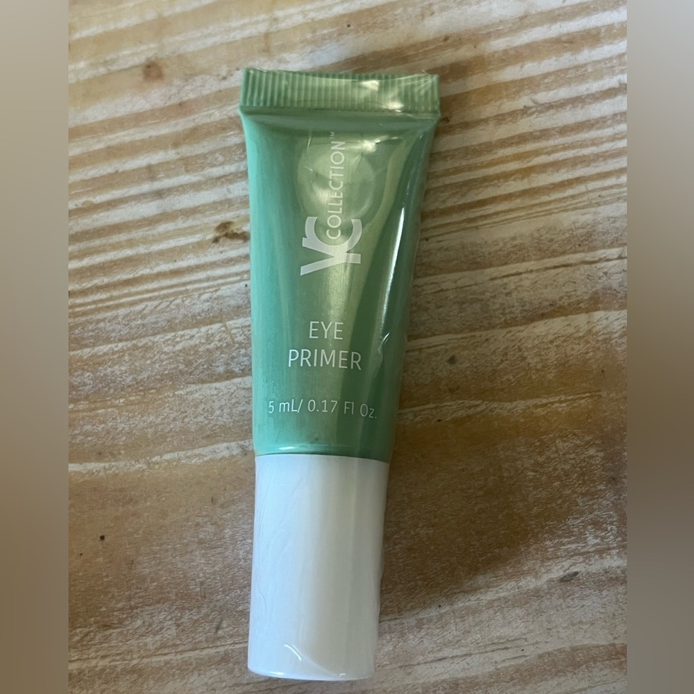 Eye primer